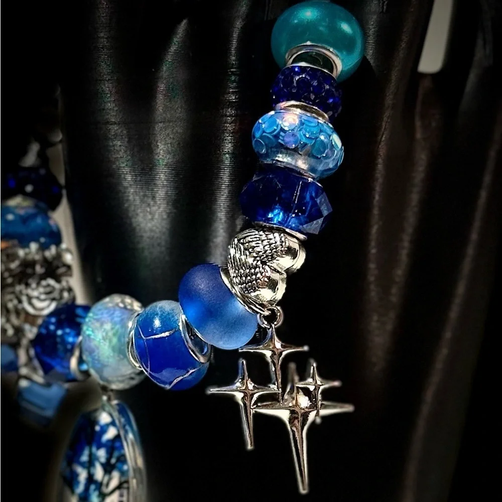 Elegant Blue Charm Bracelet Set - Picture 4 of 8